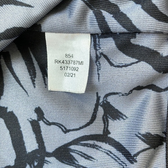 SzM Z by Zella long line studio bra. Black/ steel blue grey. EUC - Picture 4 of 4